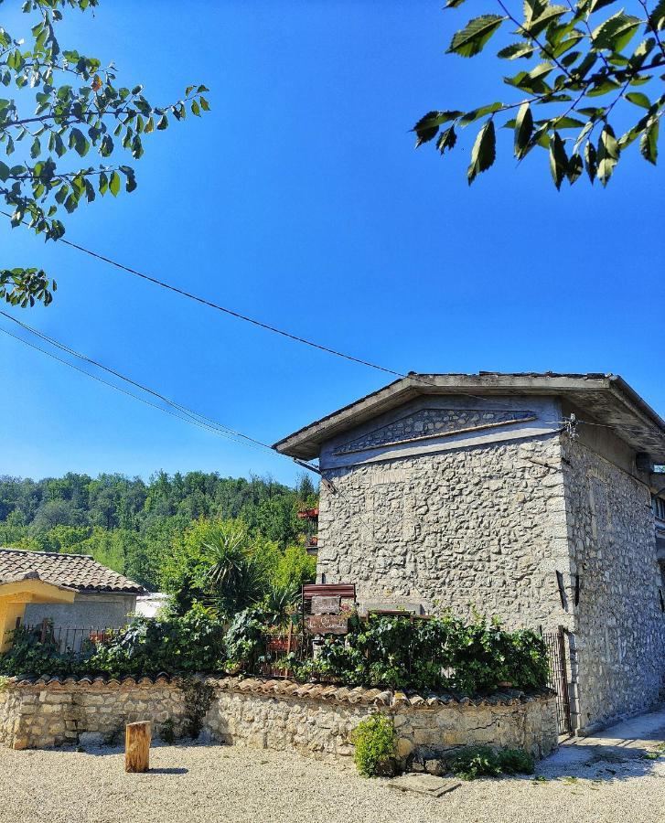 Casale Dei Ricordi Bed & Breakfast Arce Exterior photo
